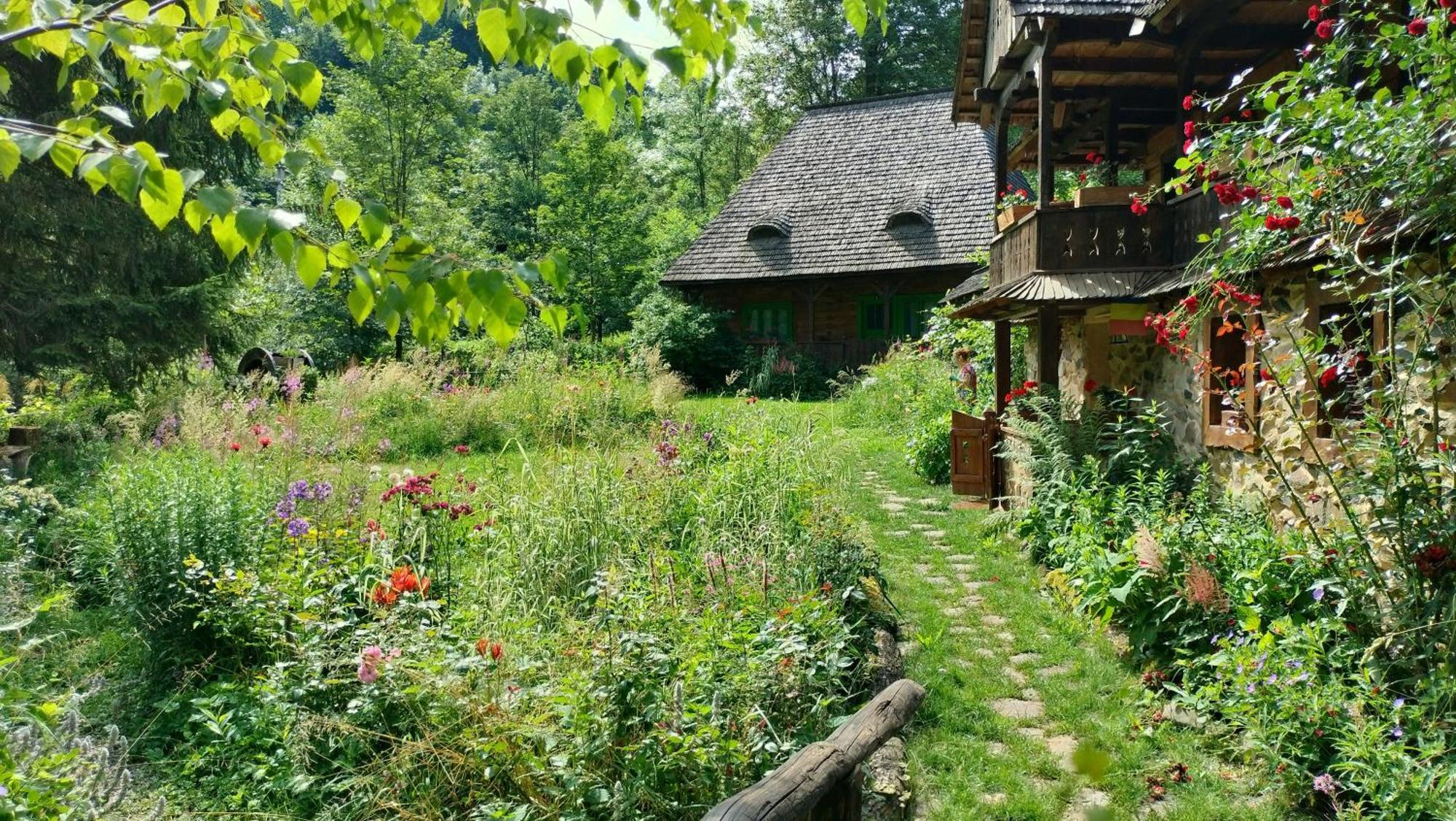 Maramuresul Stravechi Budeşti Esterno foto
